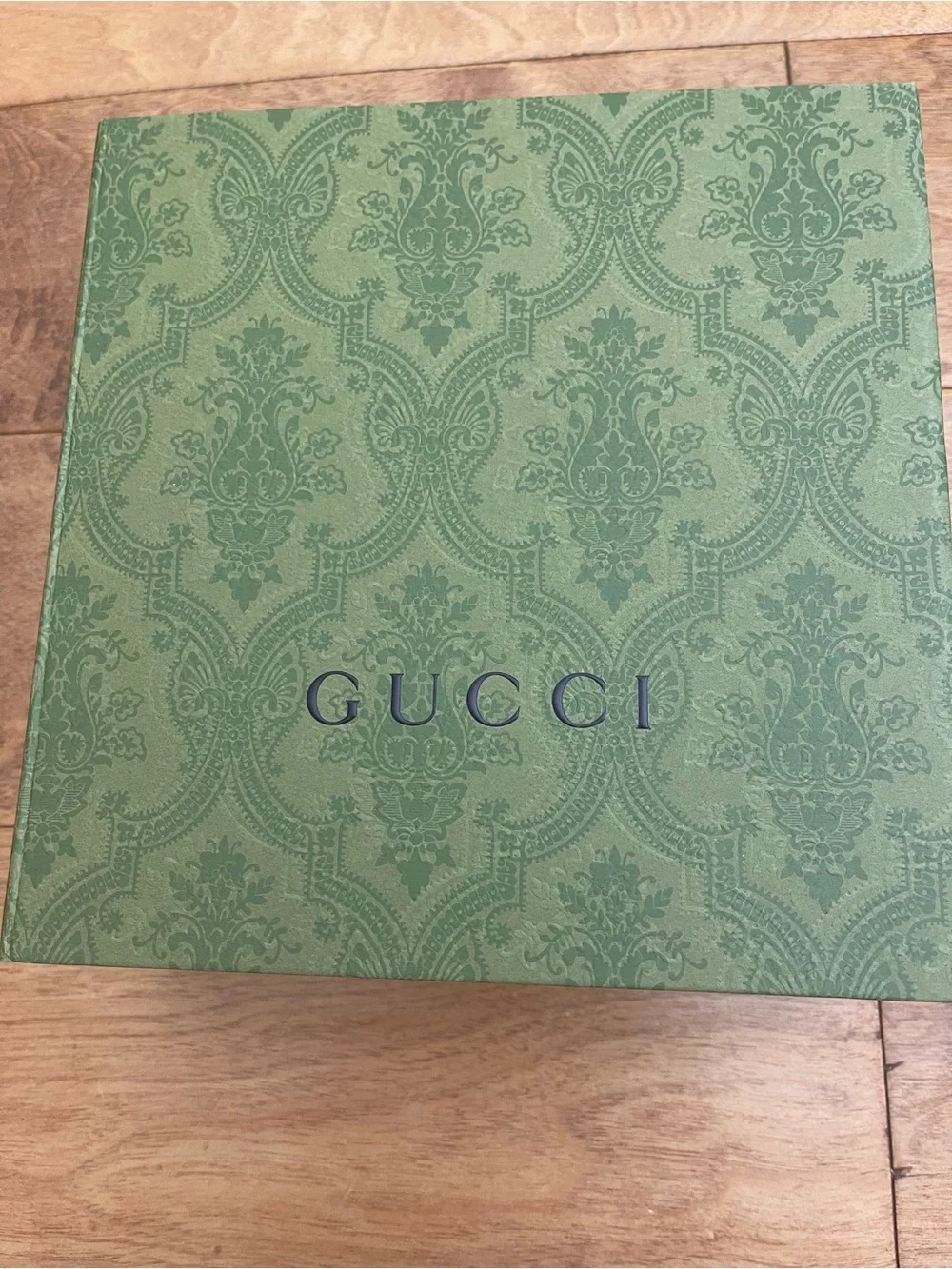 Gucci tote with gift box